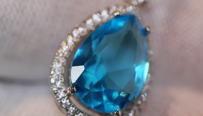 Necklaces Lab Diamonds London AQUAMARINE BLUE DIAMOND PENDANT NECKLACE