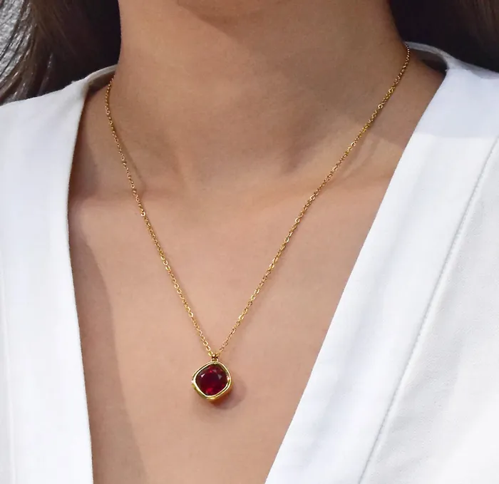 Necklaces Mai Dsire DESIREE GARNET BIRTHSTONE PENDANT SAMPLE JANUARY